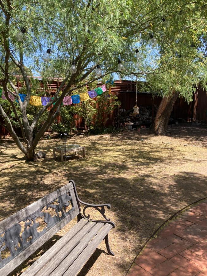 Casa Azul: Pet-Friendly Adobe Oasis in Central Location Tucson Exterior photo
